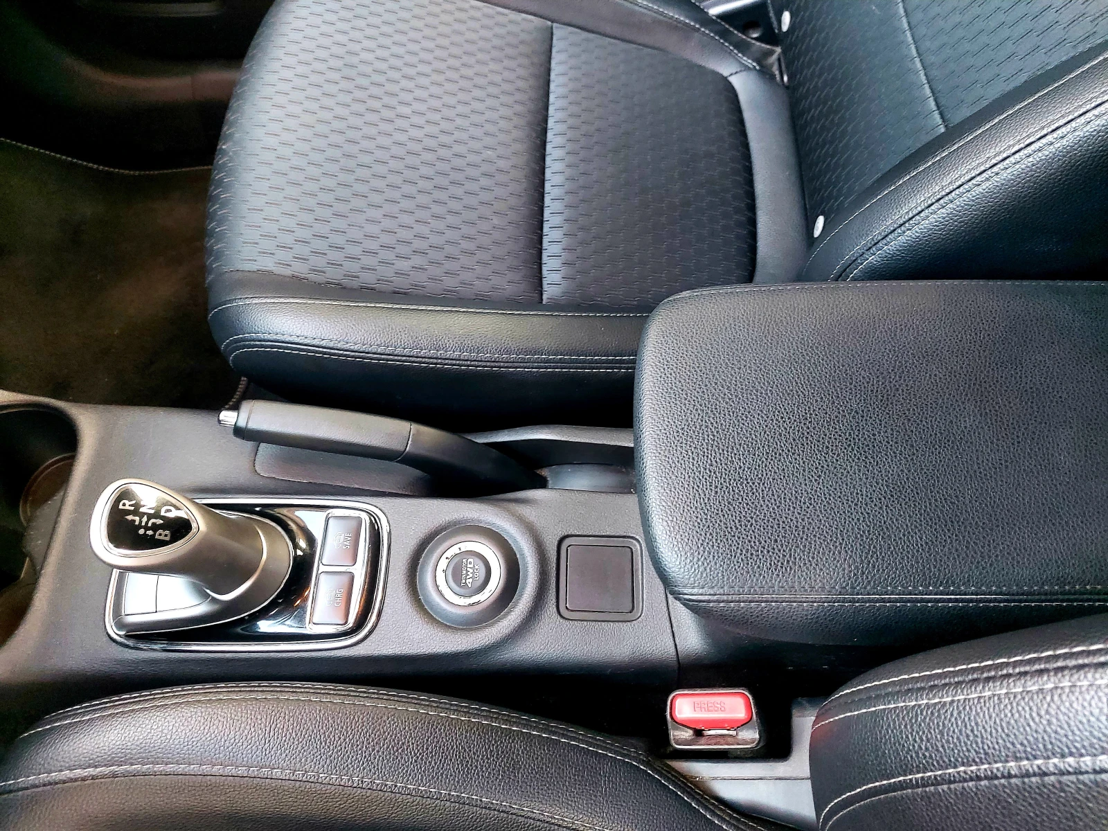 Mitsubishi Outlander 2.0 Phev  Plug in hibrid | Mobile.bg � ����������� 14