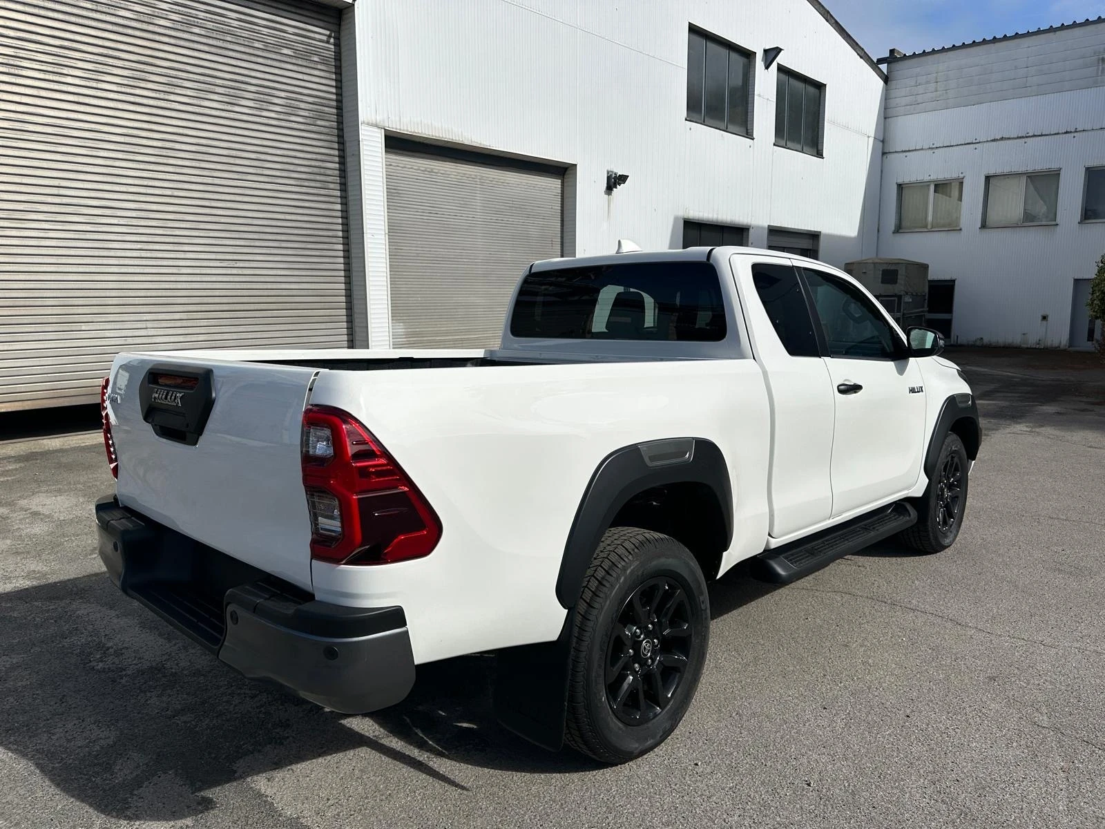 Toyota Hilux 2.8d-204ps-4x4-Automat - изображение 6