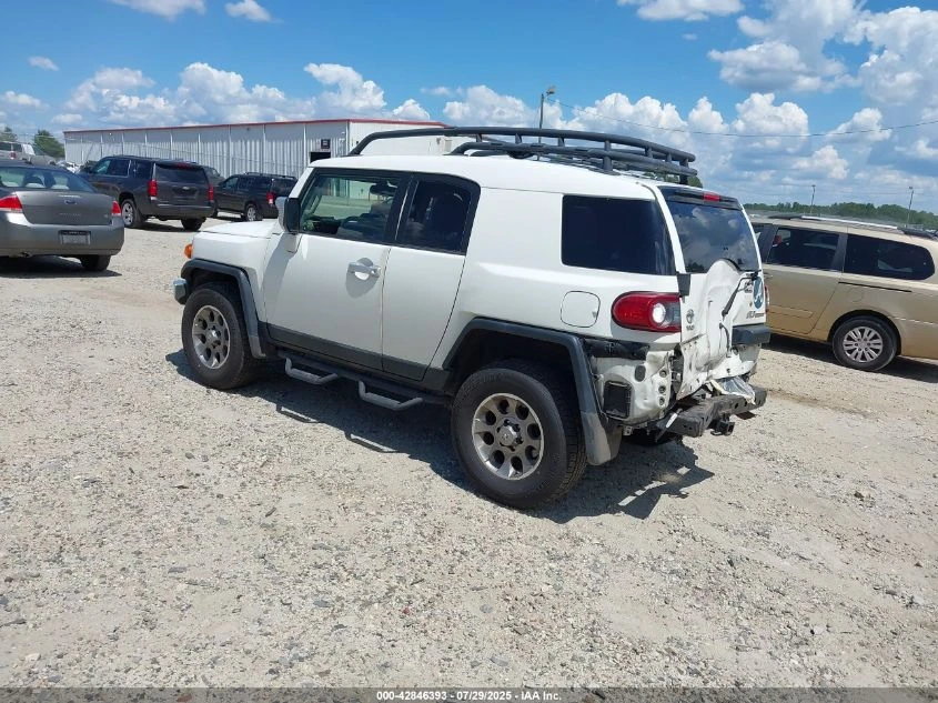 Toyota Fj cruiser 2012 TOYOTA FJ CRUISER - изображение 6