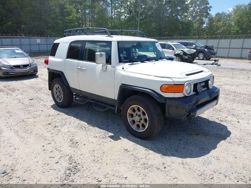 Toyota Fj cruiser 2012 TOYOTA FJ CRUISER - изображение 2