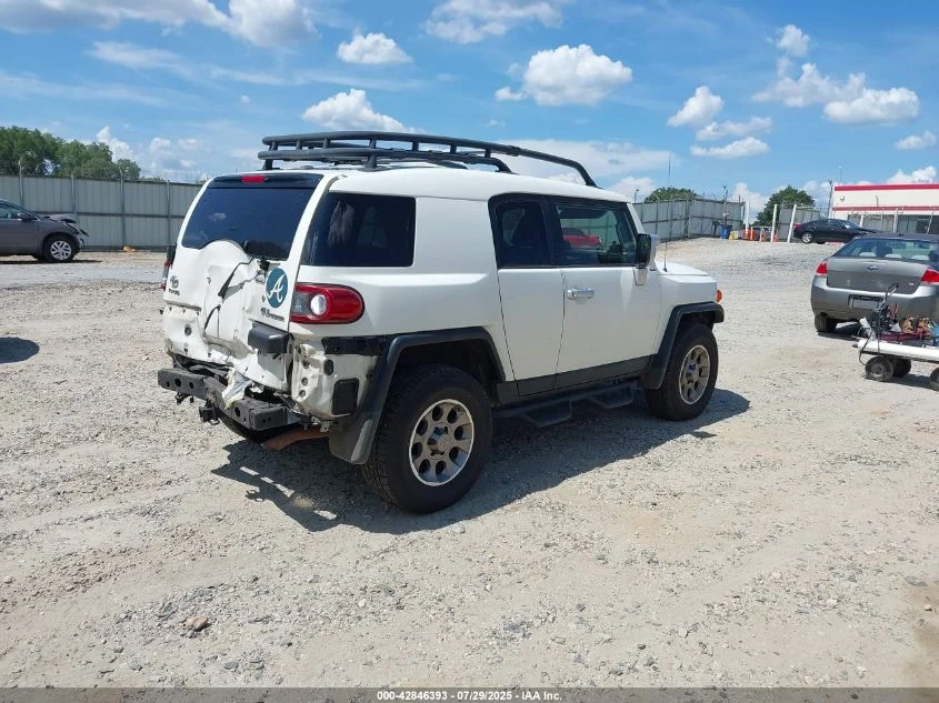 Toyota Fj cruiser 2012 TOYOTA FJ CRUISER - изображение 8