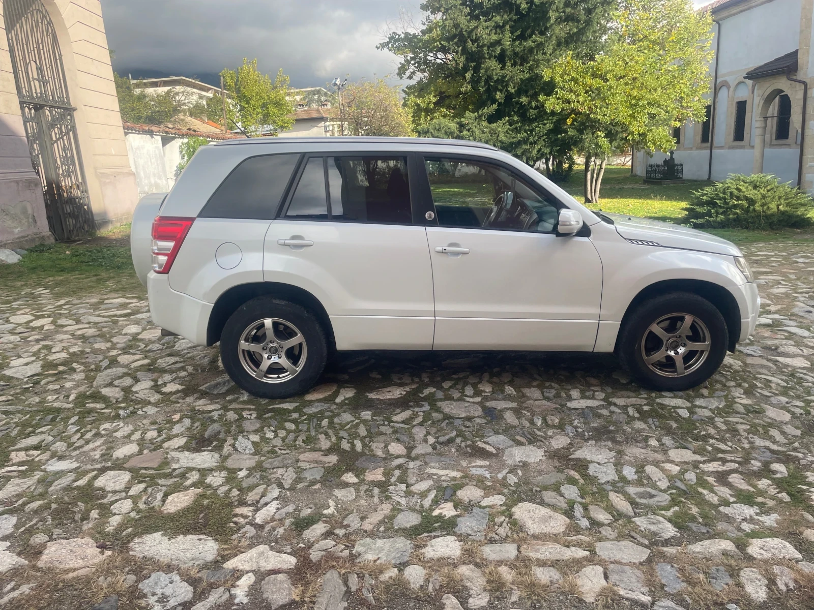 Suzuki Grand vitara 2.4i 4x4 АВТОМАТИК ГАЗ EURO 5B FEISLIFT | Mobile.bg — изображение 6
