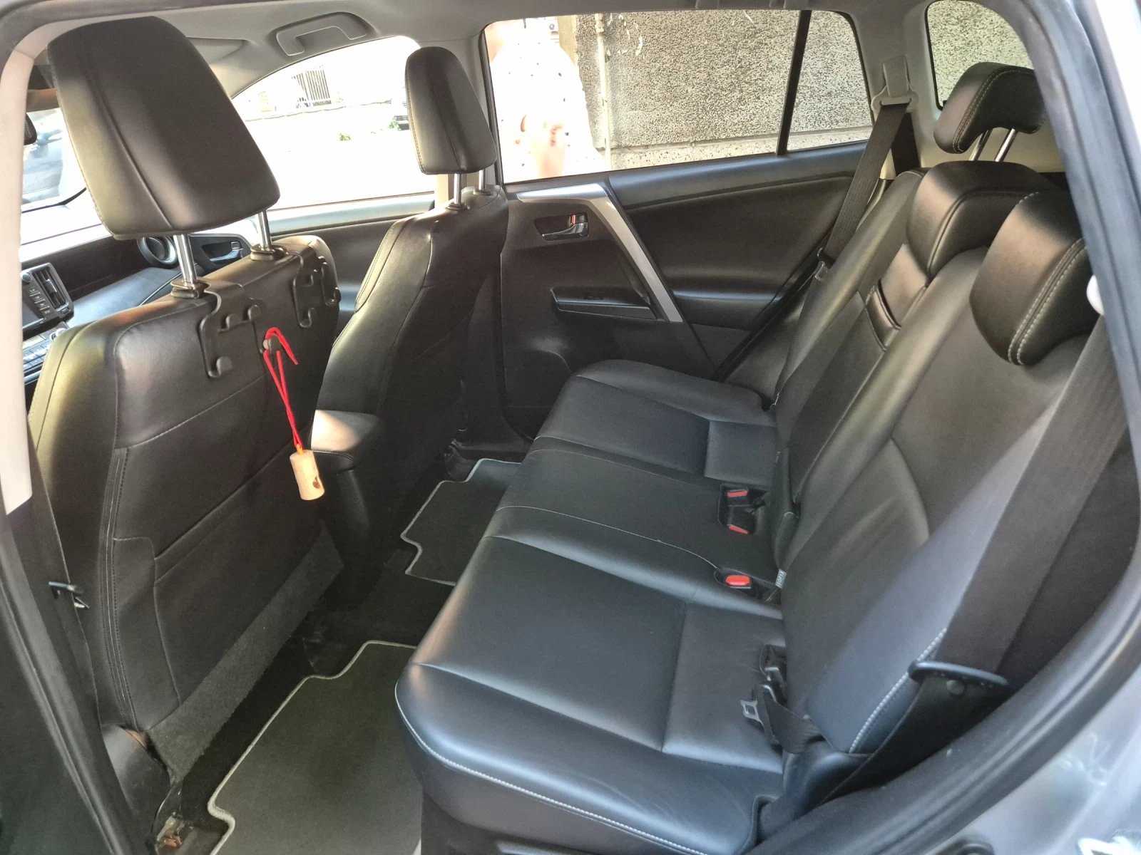 Toyota Rav4 4x4 hybrid  - изображение 5