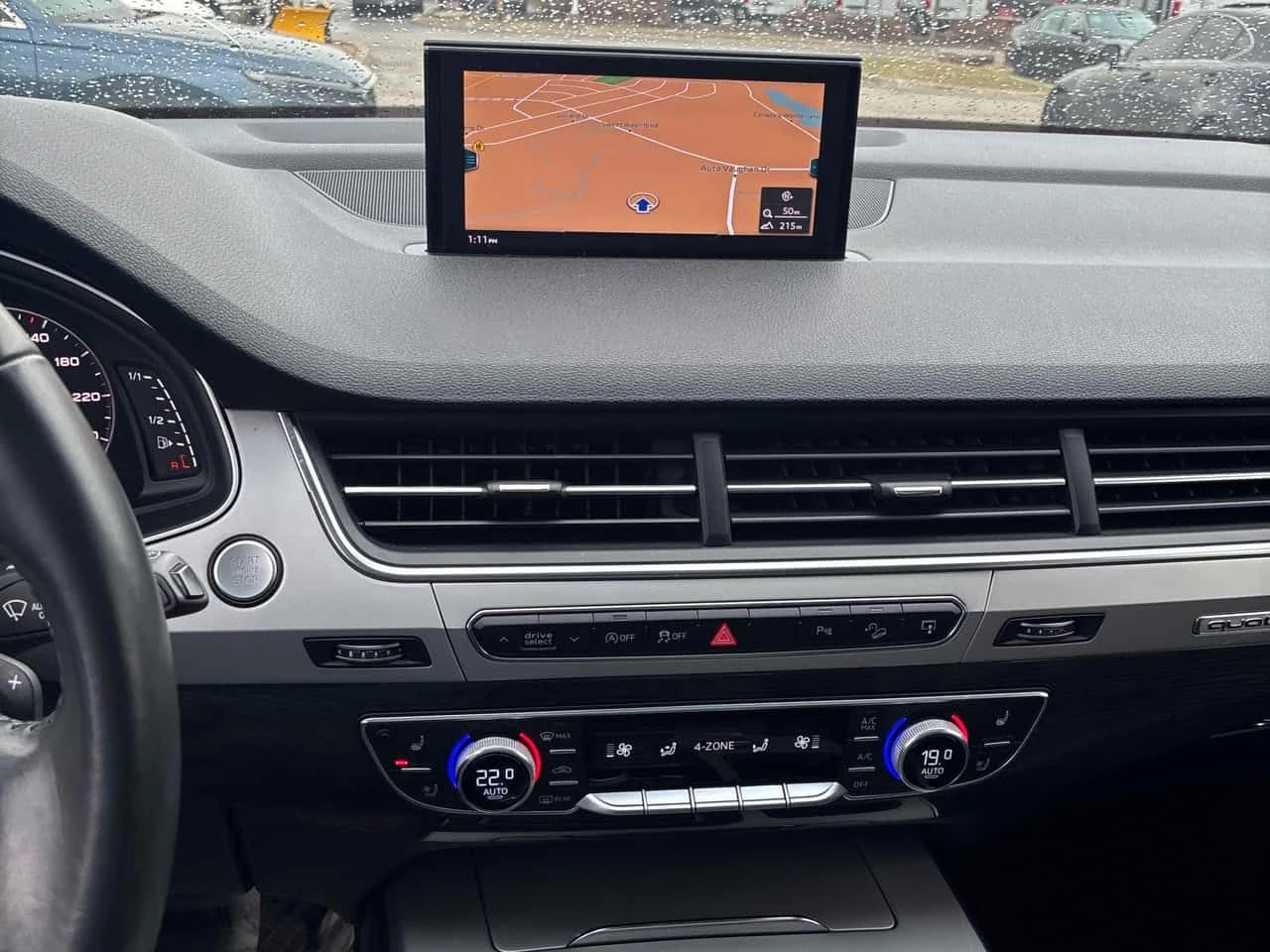 Audi Q7 3.0T Progressiv /CARFAX/Пано/Подгрев/Памет/КЛИП, снимка 9 - Автомобили и джипове - 54155520