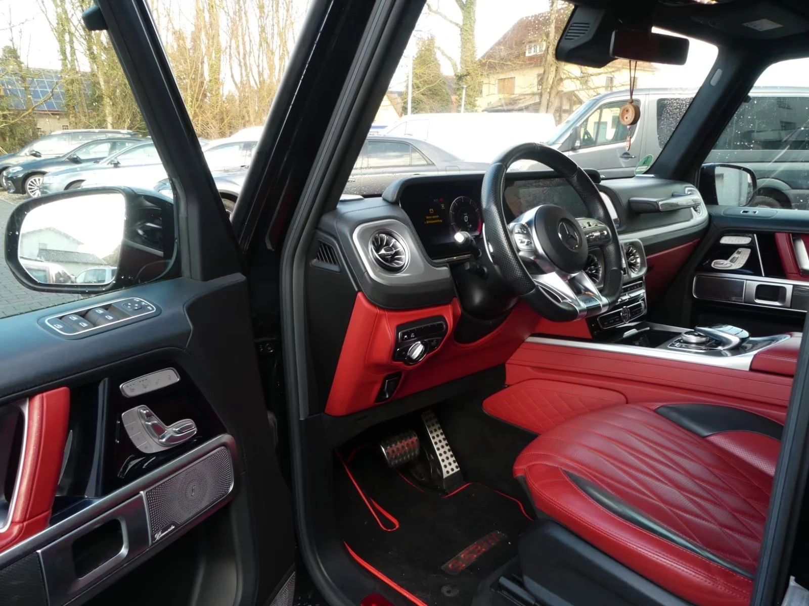 Mercedes-Benz G 63 AMG Carbon Night Burmester, снимка 5 - Автомобили и джипове - 54288698