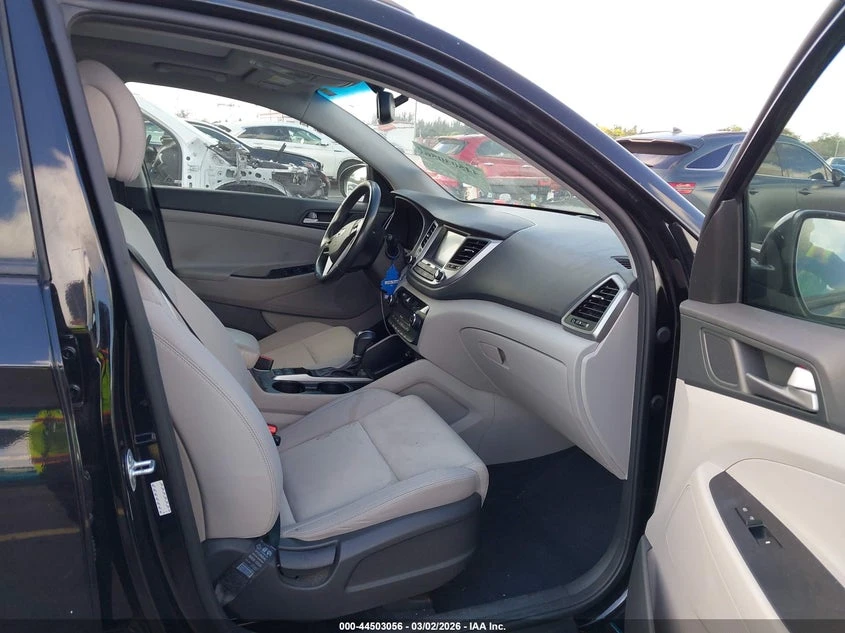 Hyundai Tucson 1.6l Value, снимка 5 - Автомобили и джипове - 54306846