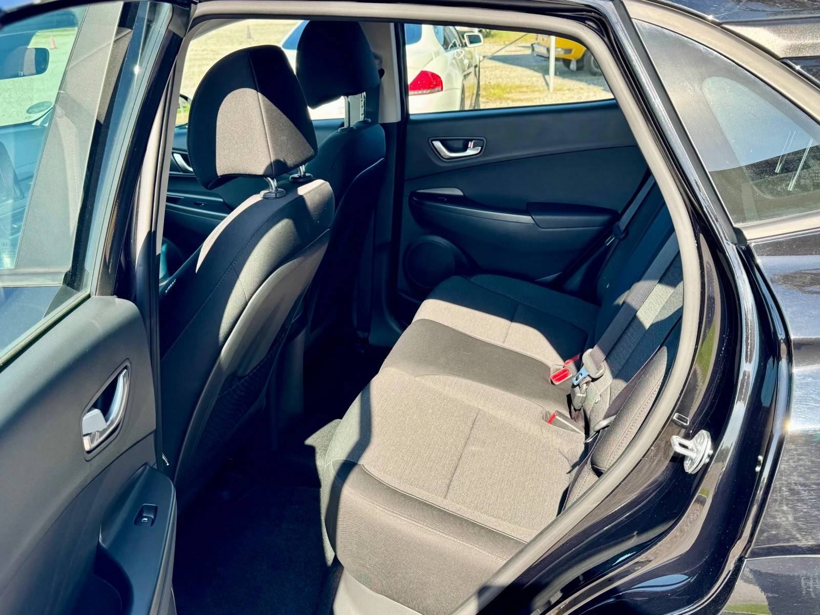 Hyundai Kona Electric 64KWh 100%SOH Facelift Keyless, снимка 14 - Автомобили и джипове - 54312497