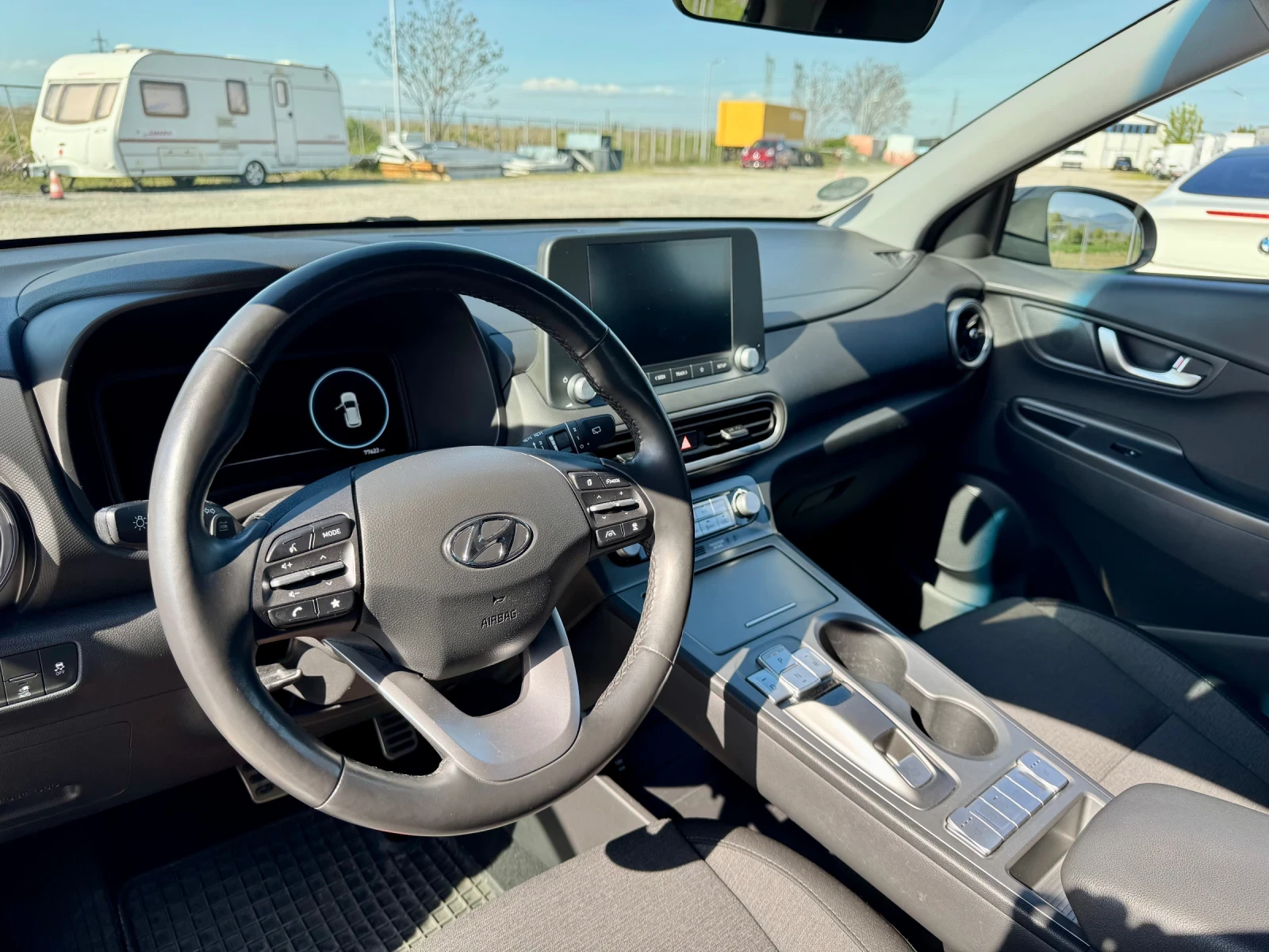 Hyundai Kona Electric 64KWh 100%SOH Facelift Keyless, снимка 11 - Автомобили и джипове - 54312497