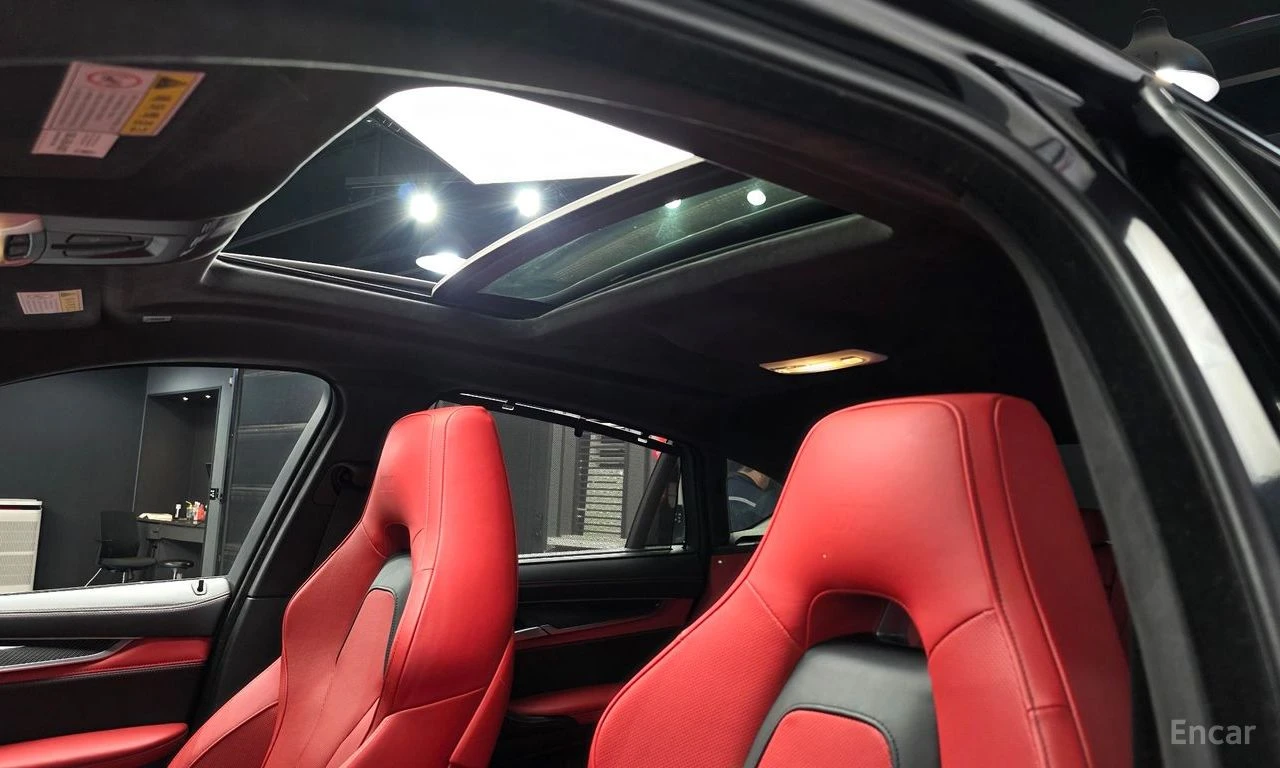 BMW X6 M* КОЖА* ПОДГРЕВ* ОБДУХВАНЕ* HEADUP* 360* LINE ASS, снимка 16 - Автомобили и джипове - 54379611