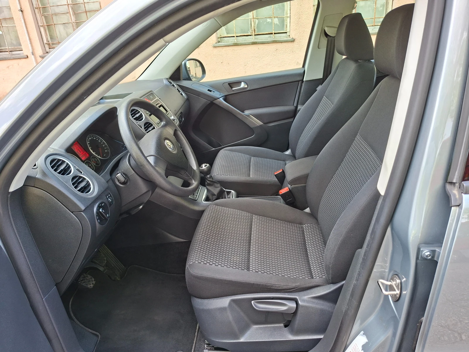VW Tiguan 1, 4TSI* 4X4* PANORAMA, снимка 9 - Автомобили и джипове - 54429908
