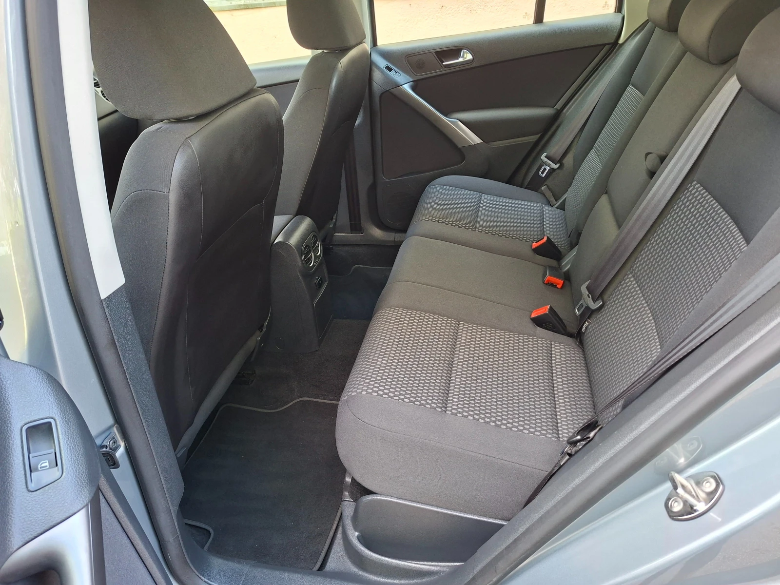 VW Tiguan 1, 4TSI* 4X4* PANORAMA, снимка 10 - Автомобили и джипове - 54429908