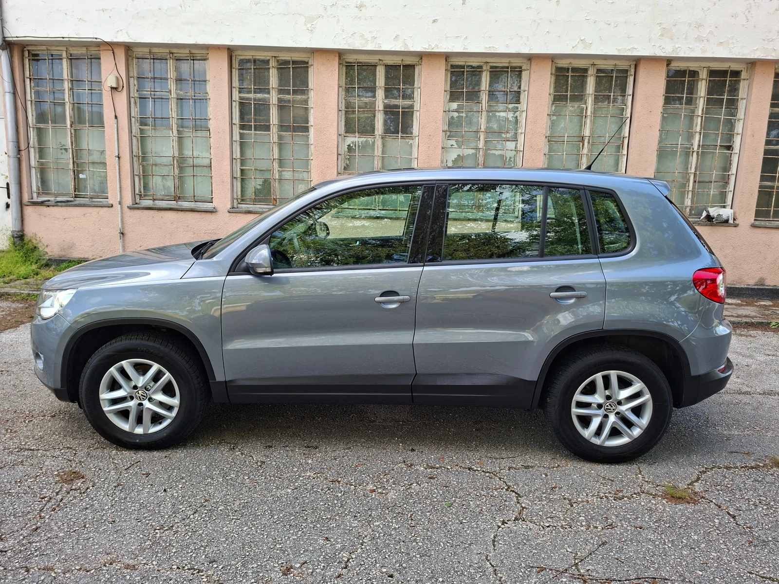 VW Tiguan 1, 4TSI* 4X4* PANORAMA, снимка 2 - Автомобили и джипове - 54429908