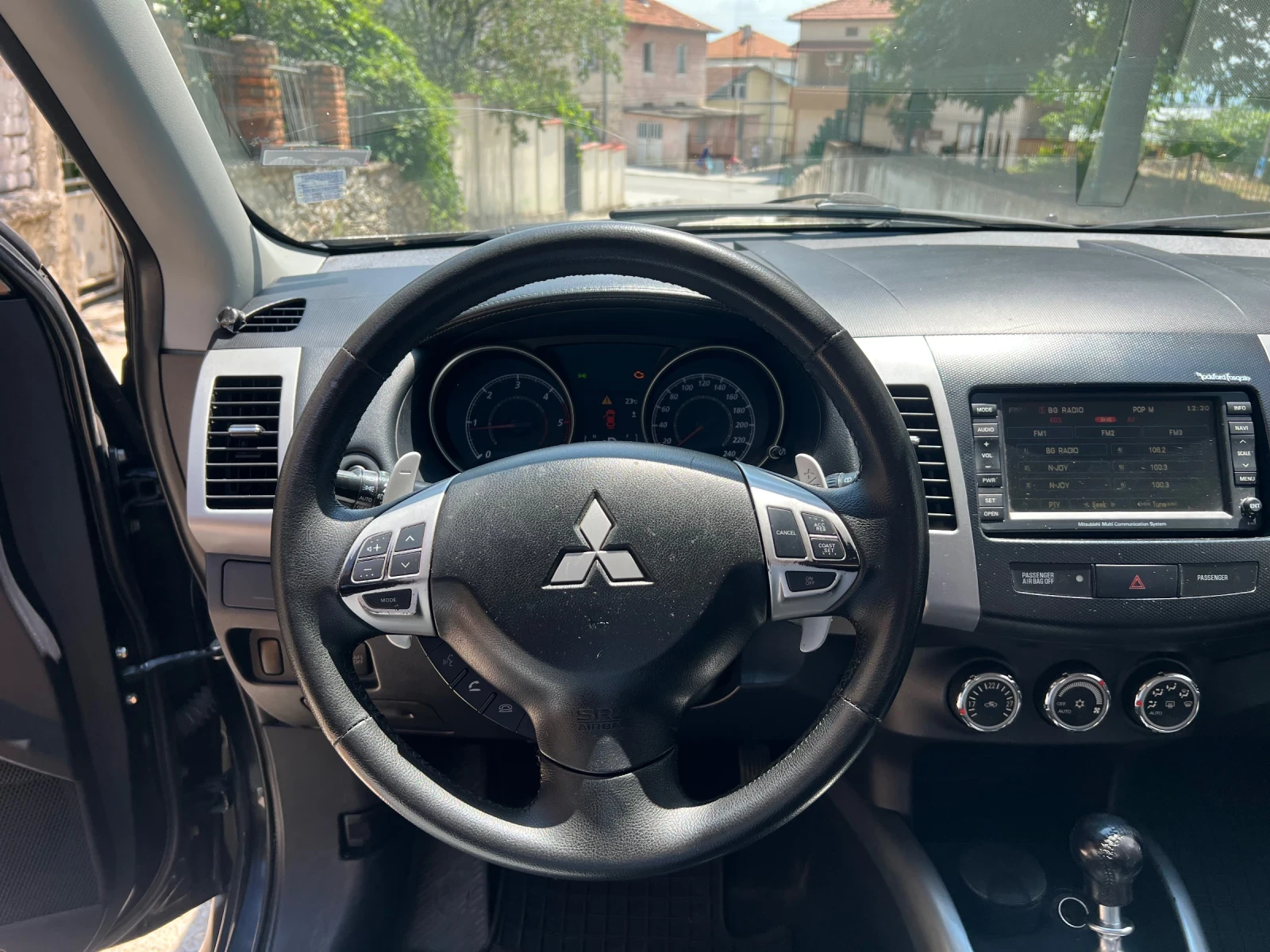 Mitsubishi Outlander 2.2 6+ 1, снимка 8 - Автомобили и джипове - 55043108
