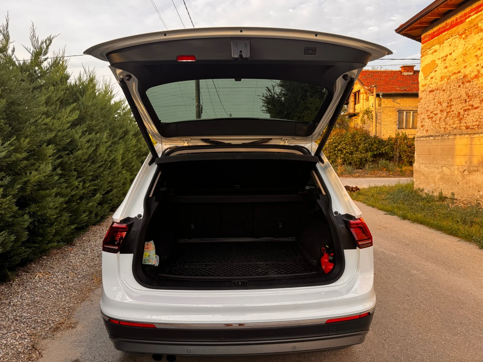 VW Tiguan 2.0, снимка 2 - Автомобили и джипове - 55867887