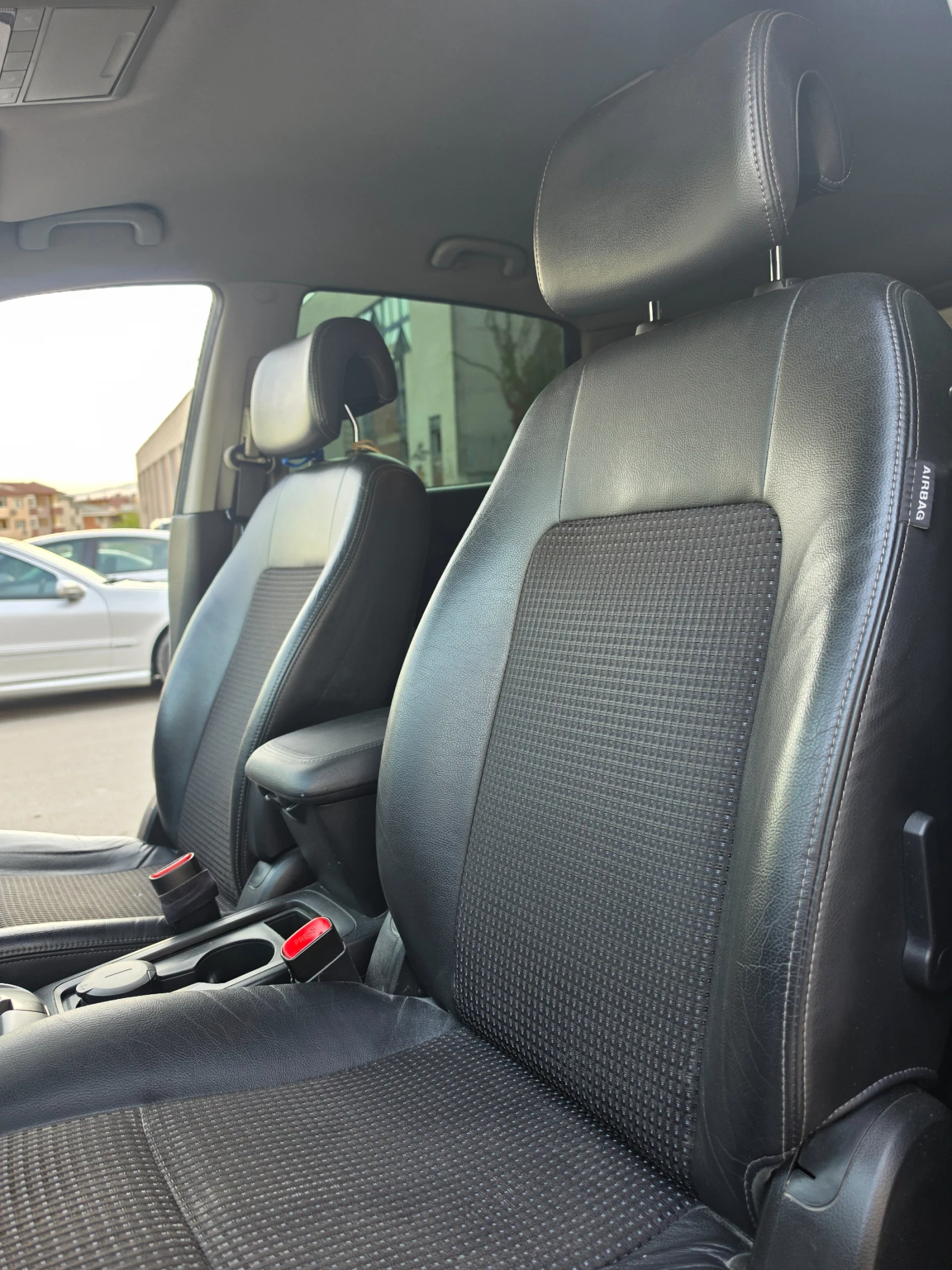 Chevrolet Captiva 2.2 VCDi Turbo, 163 к.с., 6 скорости, 7 места, снимка 12 - Автомобили и джипове - 55904468