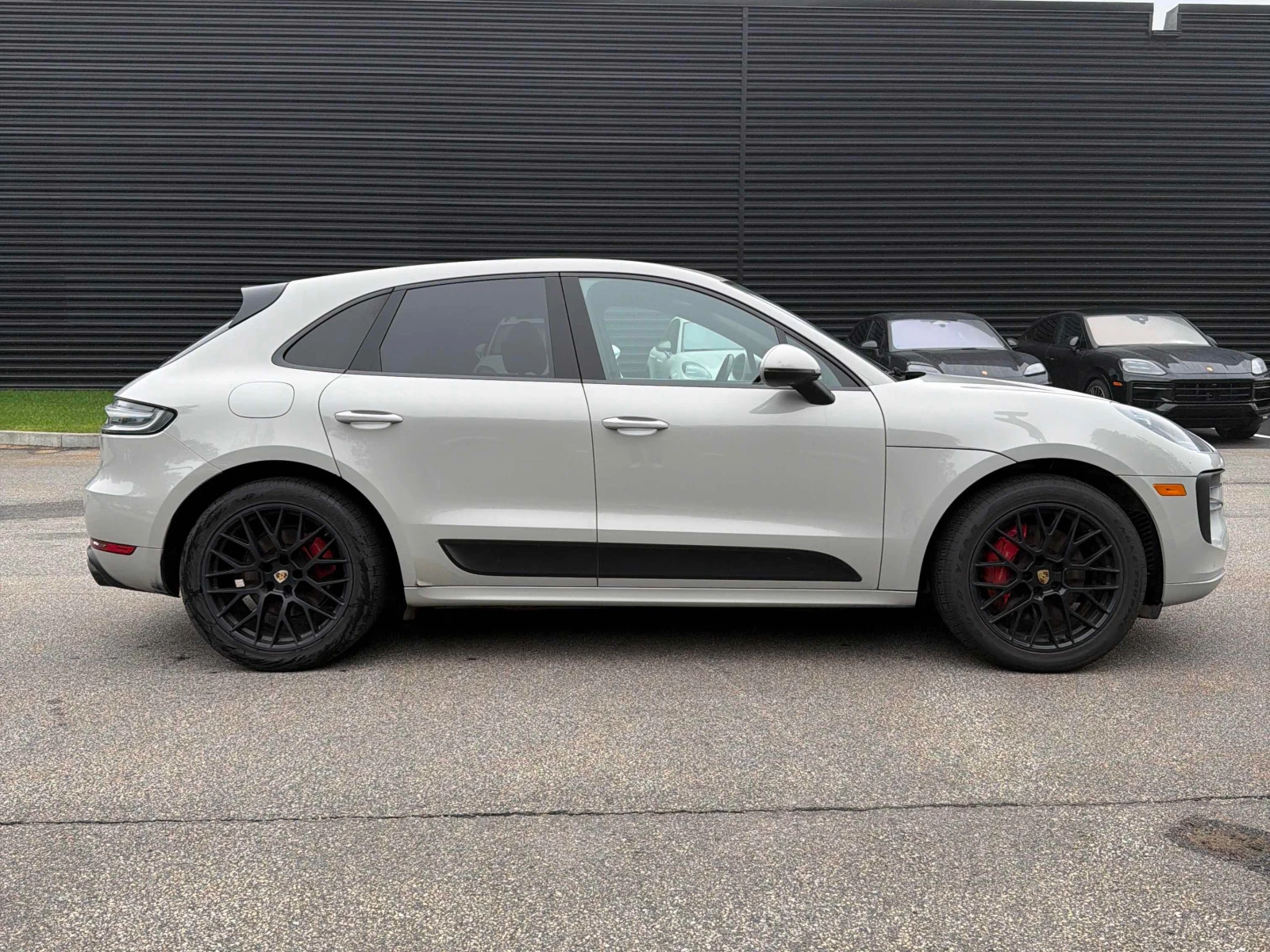 Porsche Macan  GTS  / MATRIX / CARFAX / Автокредит , снимка 3 - Автомобили и джипове - 55967445