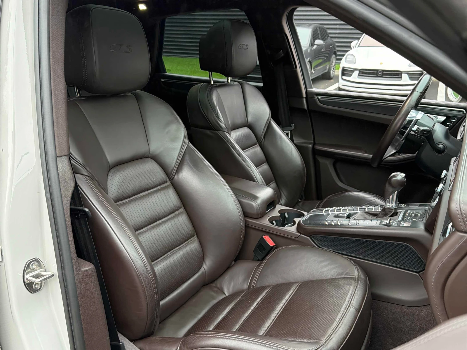 Porsche Macan  GTS  / MATRIX / CARFAX / Автокредит , снимка 14 - Автомобили и джипове - 55967445