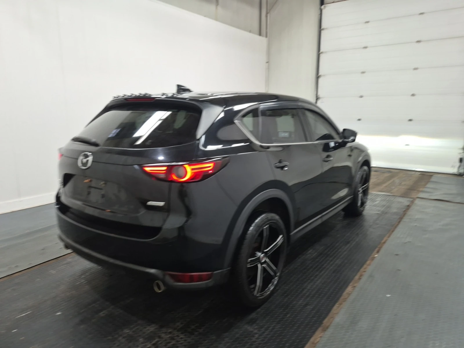 Mazda CX-5 GT / HUD / Bose / Carfax / Автокредит, снимка 2 - Автомобили и джипове - 56315740