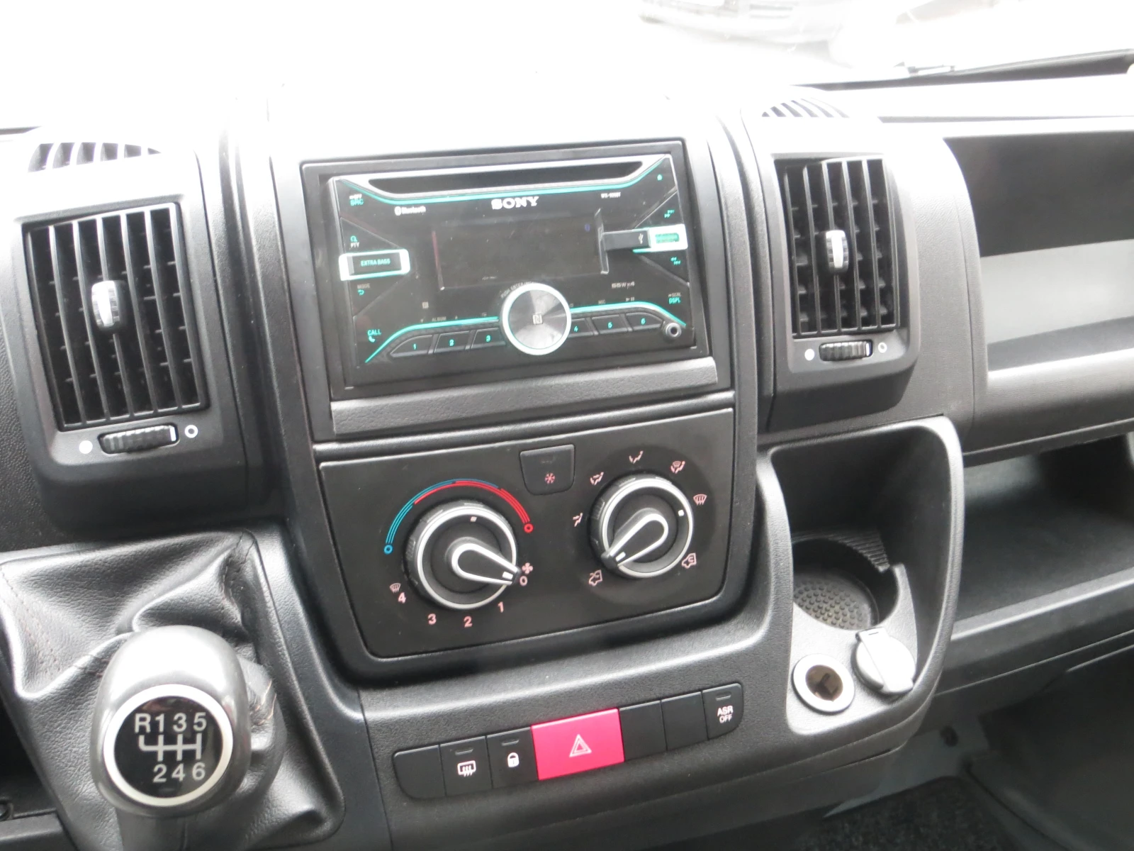 Peugeot Boxer 2.2 HDI L3H3 - изображение 10