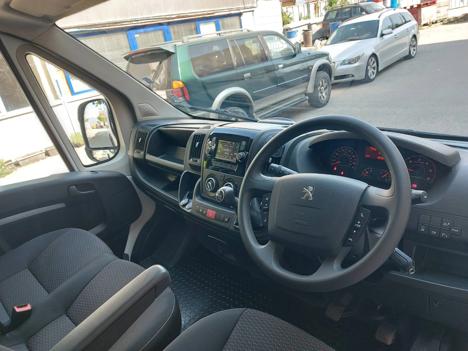 Peugeot Boxer Professional 335 L3H2 , снимка 9 - Бусове и автобуси - 53896812