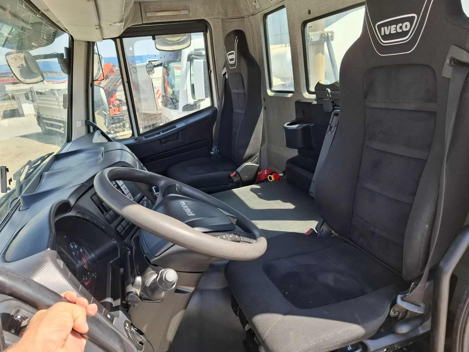   Iveco SL 400 X-WAY | Mobile.bg   17