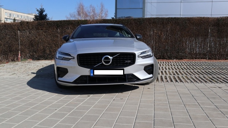 Volvo V60 R-Design, снимка 1 - Автомобили и джипове - 43940603