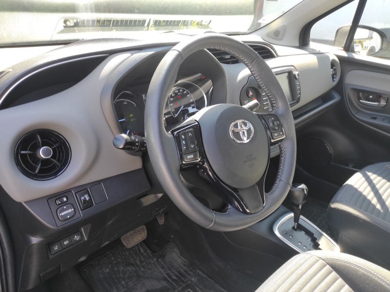 Toyota Yaris Luna, снимка 9 - Автомобили и джипове - 45479116