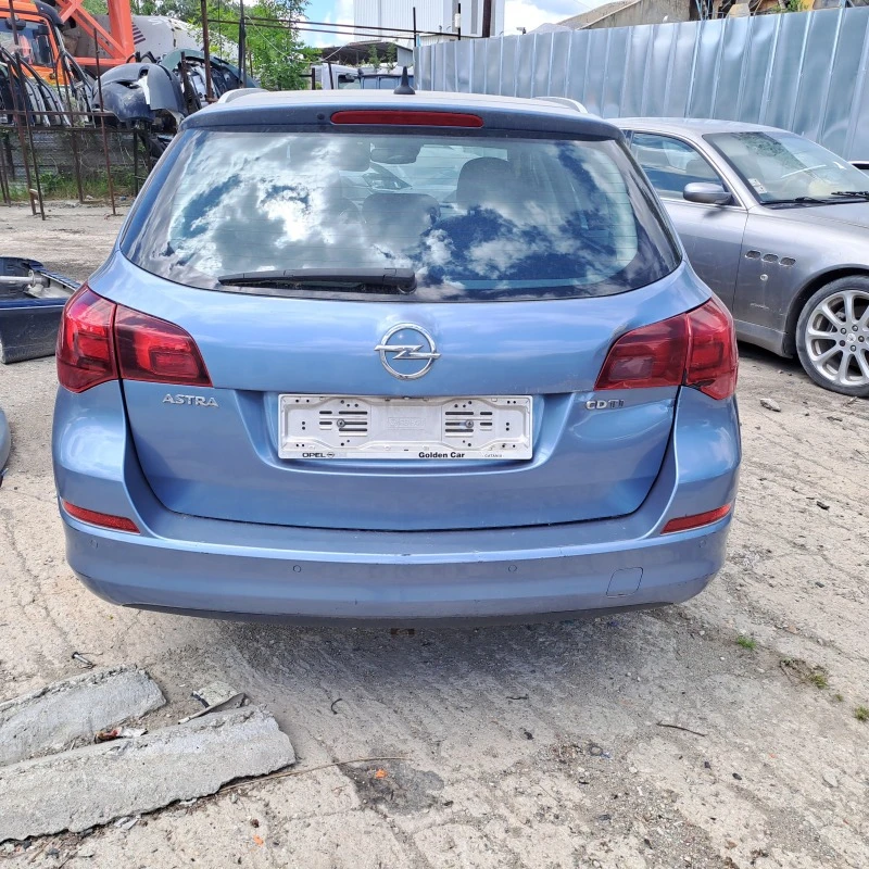 Opel Astra 1.7 CDTI, снимка 4 - Автомобили и джипове - 46747226