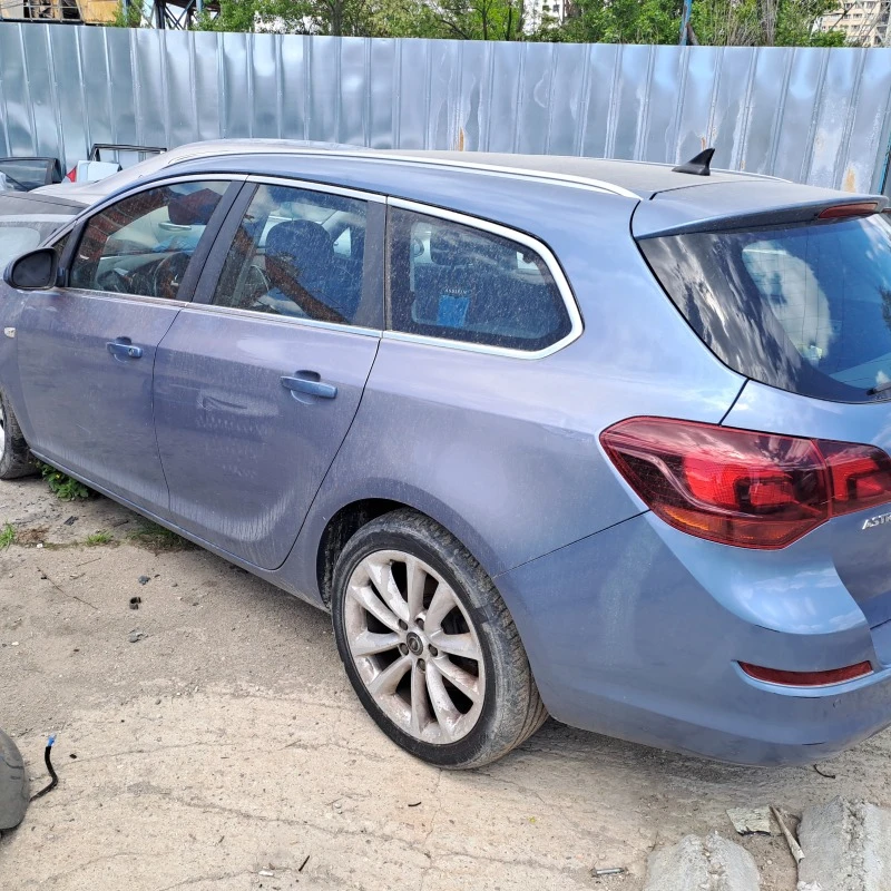 Opel Astra 1.7 CDTI, снимка 3 - Автомобили и джипове - 46747226