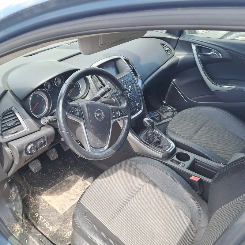 Opel Astra 1.7 CDTI, снимка 7 - Автомобили и джипове - 46747226