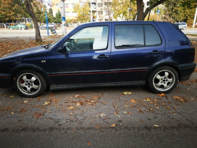 VW Golf, снимка 2 - Автомобили и джипове - 47668758