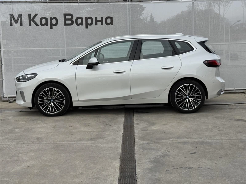BMW 220 Active Tourer, снимка 3 - Автомобили и джипове - 49808551