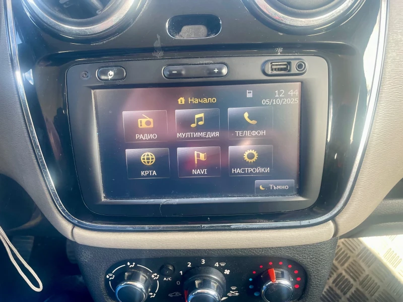 Dacia Lodgy 1.6 бензин/газ, снимка 9 - Автомобили и джипове - 52460443