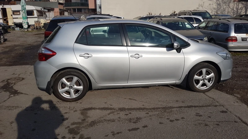 Toyota Auris 1.6i, снимка 4 - Автомобили и джипове - 52826346