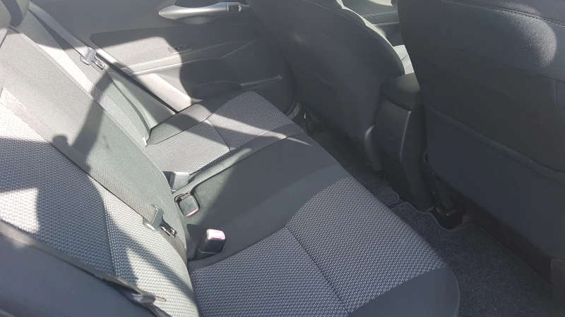 Toyota Auris 1.6i, снимка 12 - Автомобили и джипове - 52826346