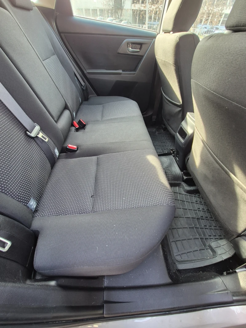 Toyota Auris, снимка 7 - Автомобили и джипове - 52827474