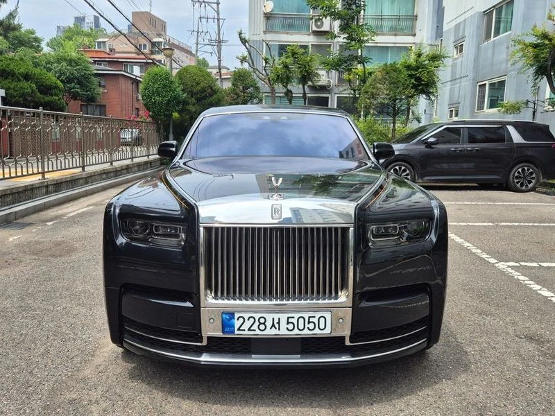Rolls-Royce Phantom КРАЙНА ЦЕНА: 574086 EUR, снимка 3 - Автомобили и джипове - 55966860