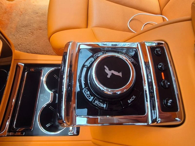 Rolls-Royce Phantom КРАЙНА ЦЕНА: 574086 EUR, снимка 16 - Автомобили и джипове - 55966860
