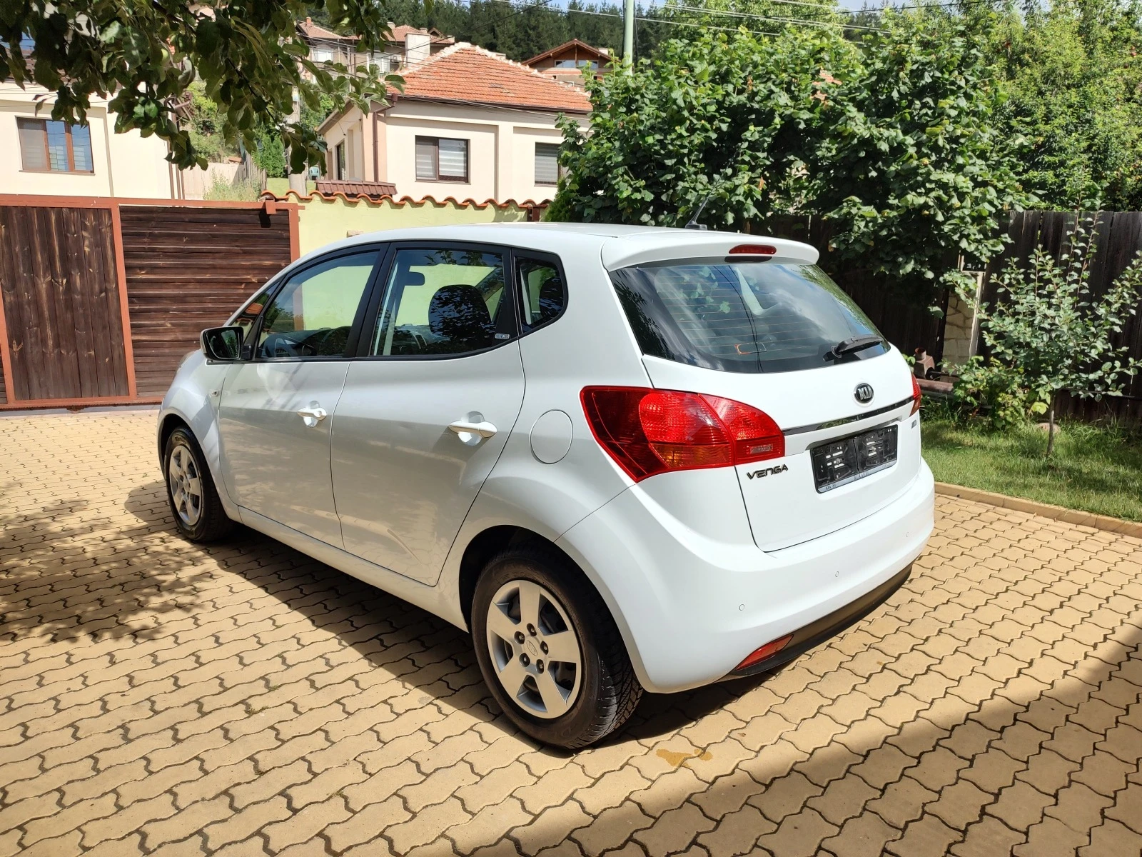 Kia Venga 1.4-ГАЗ - изображение 6