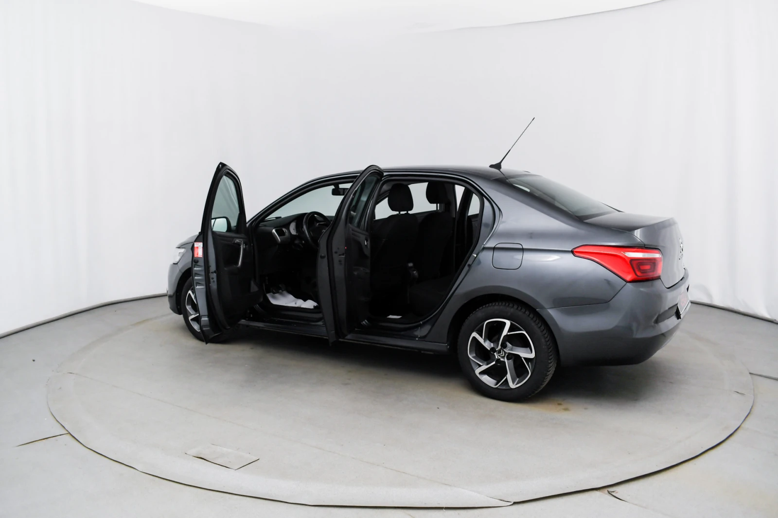 Citroen C-Elysee 1.6 HDI E6  - изображение 2