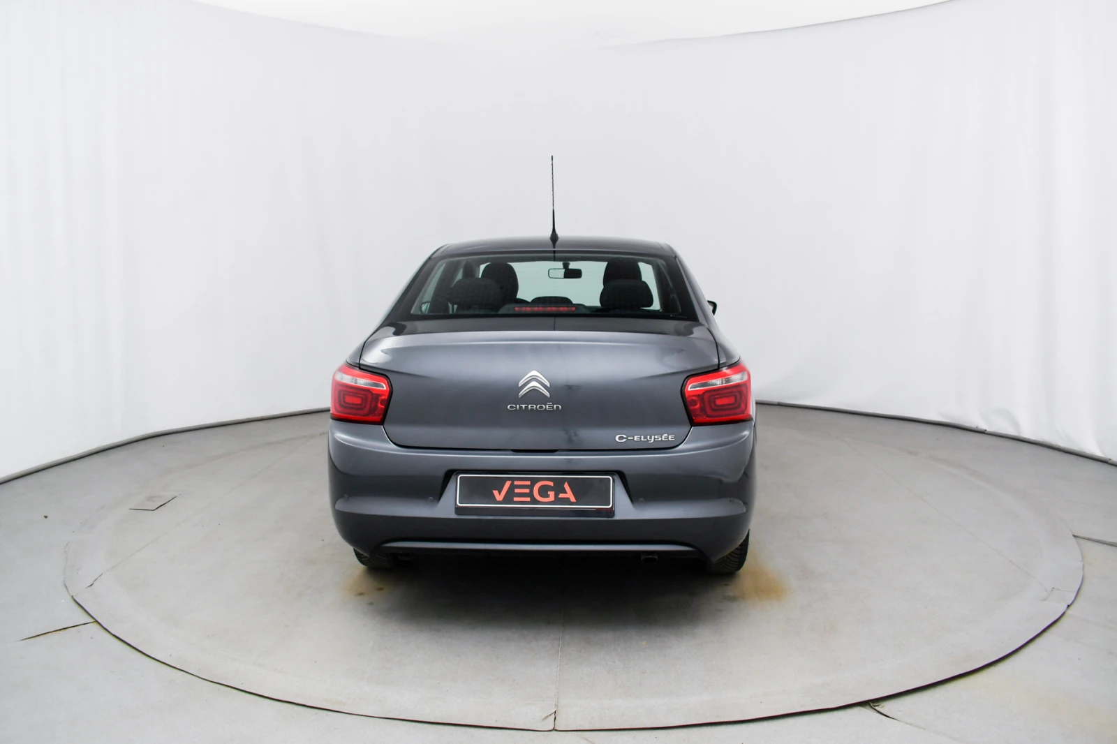 Citroen C-Elysee 1.6 HDI E6  - изображение 3