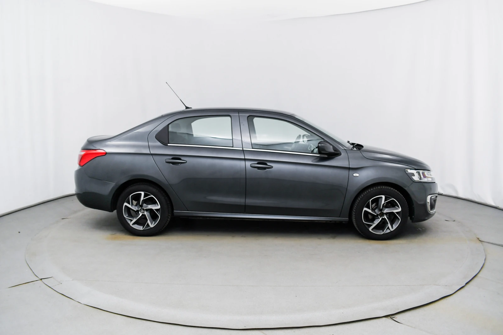 Citroen C-Elysee 1.6 HDI E6  - изображение 5