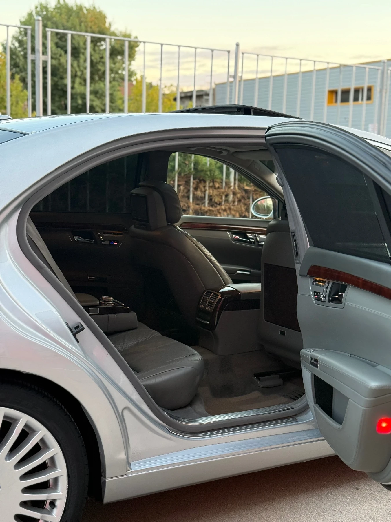 Mercedes-Benz S 420 * ВСИЧКИ ЕКСТРИ* ЗА ЦЕНИТЕЛИ - изображение 4