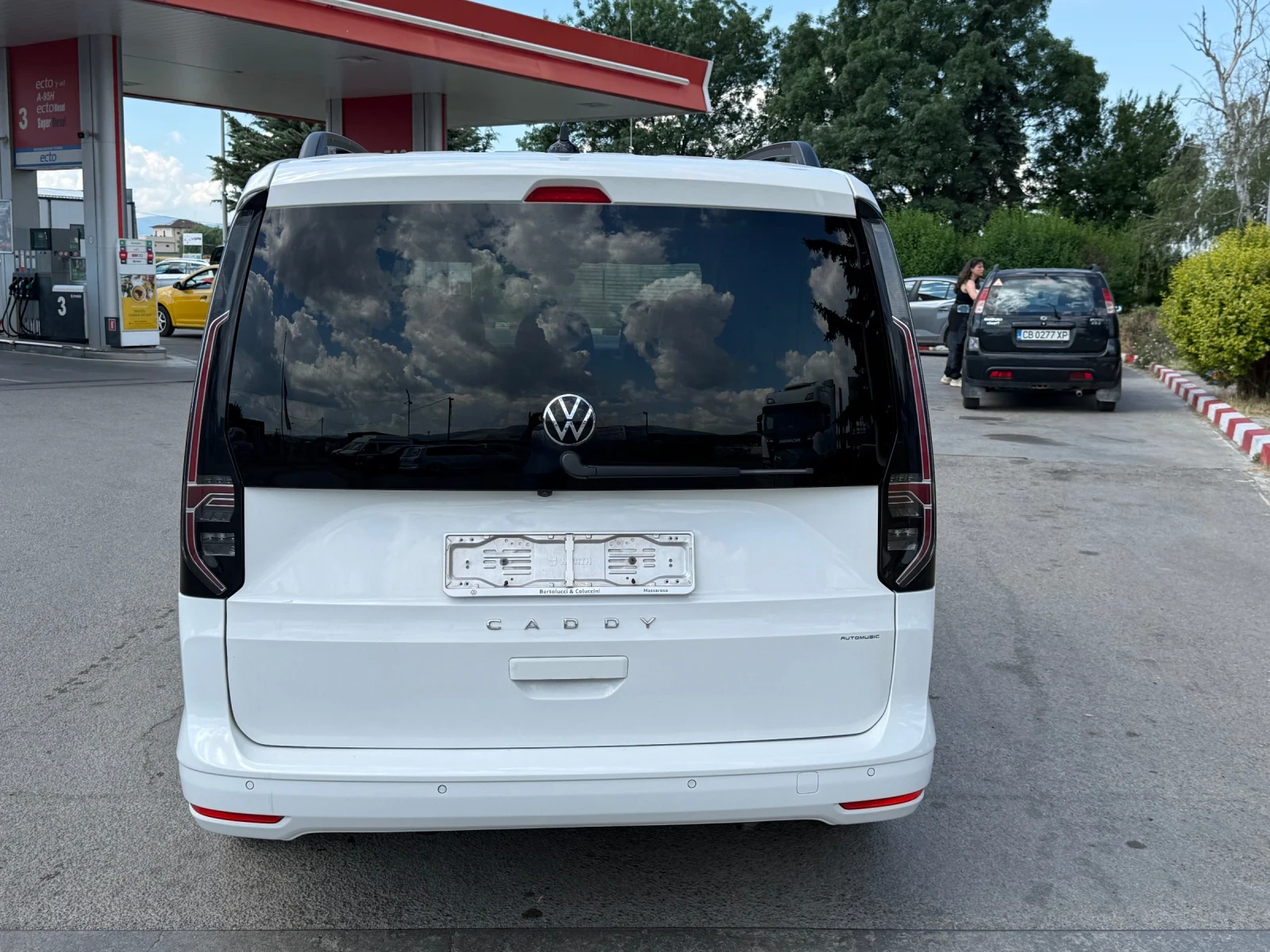 VW Caddy 2.0TDI, снимка 6 - Автомобили и джипове - 52236269