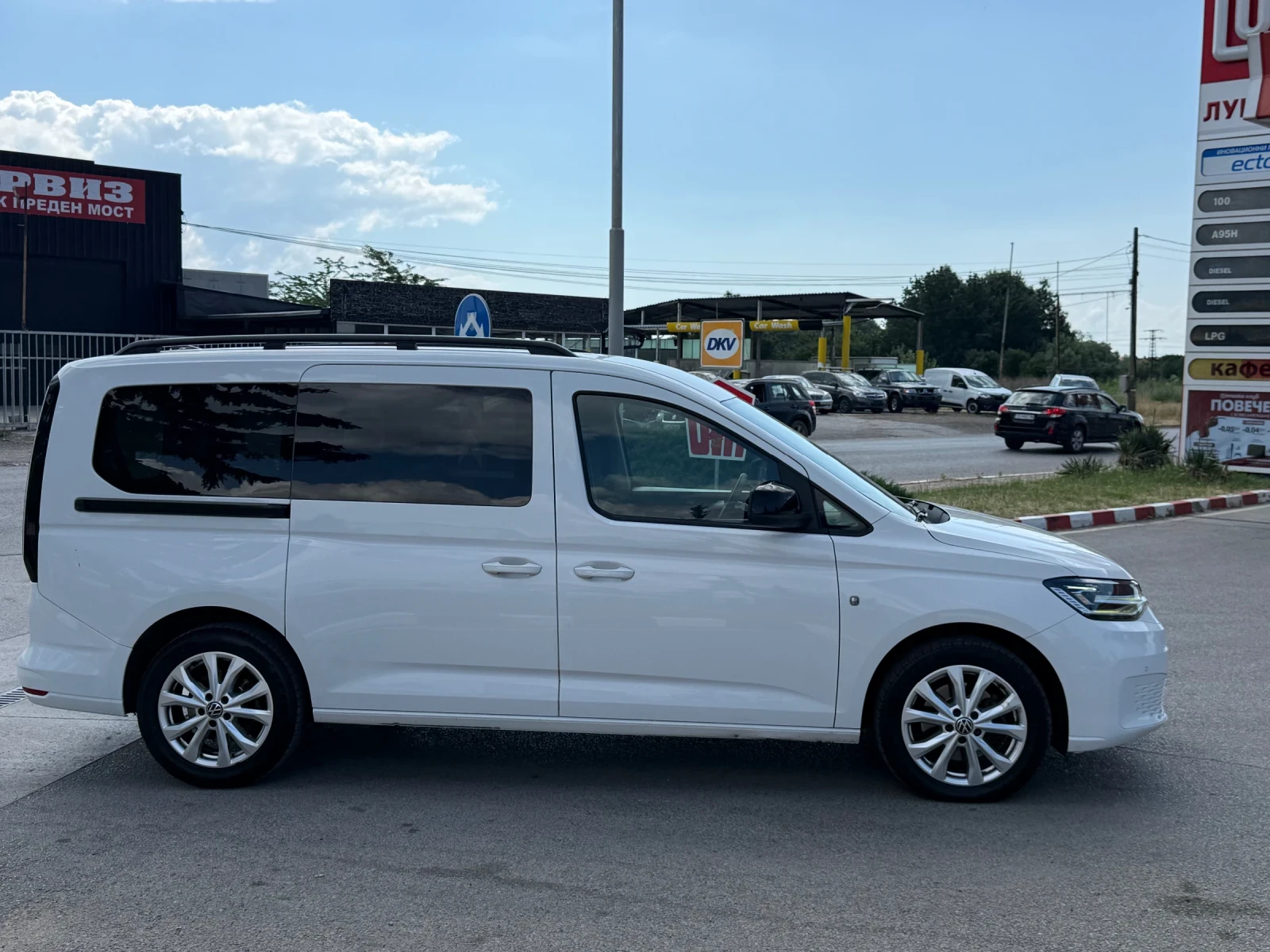 VW Caddy 2.0TDI, снимка 4 - Автомобили и джипове - 52236269