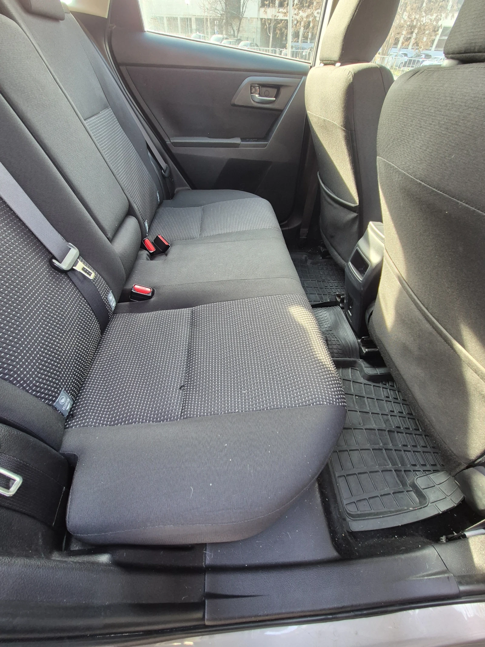 Toyota Auris  - изображение 7