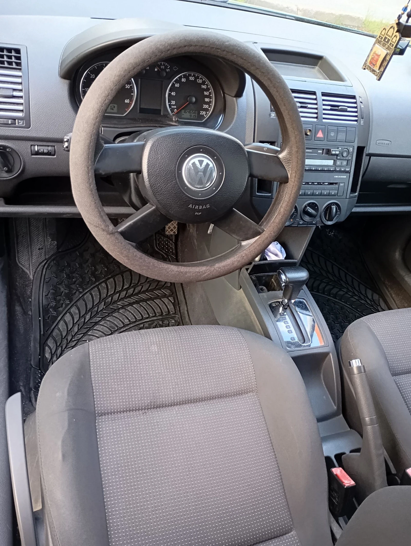 VW Polo 1.4, снимка 5 - Автомобили и джипове - 54239132