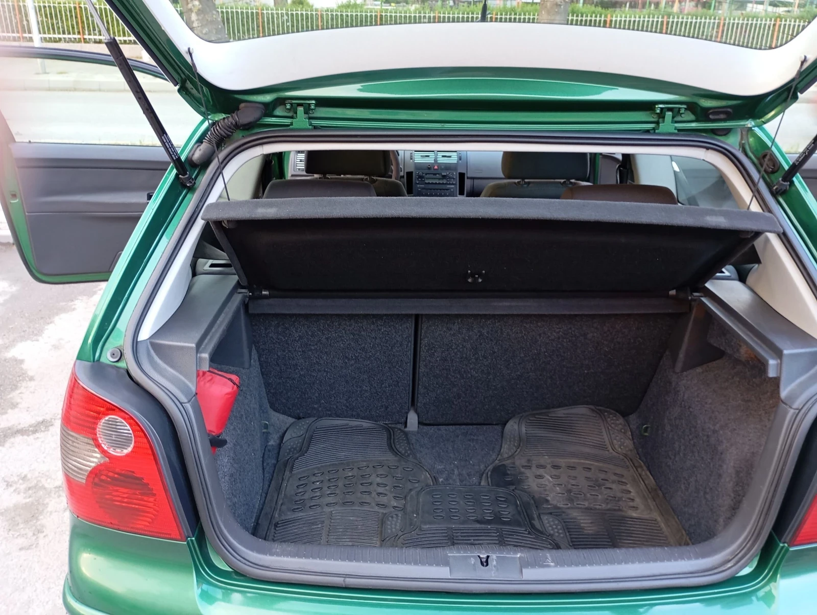 VW Polo 1.4, снимка 12 - Автомобили и джипове - 54239132