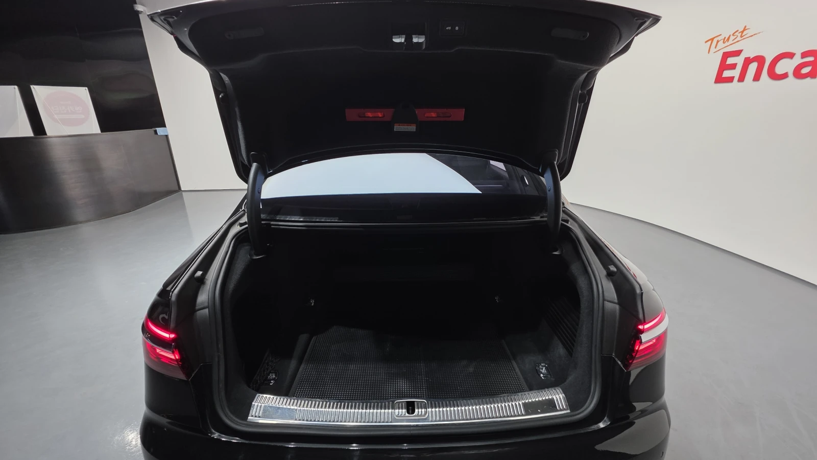 Audi A8 LONG* DISTRONIK* TV* B&O* ОБДУХ* КРАЙНА ЦЕНА, снимка 17 - Автомобили и джипове - 54526521