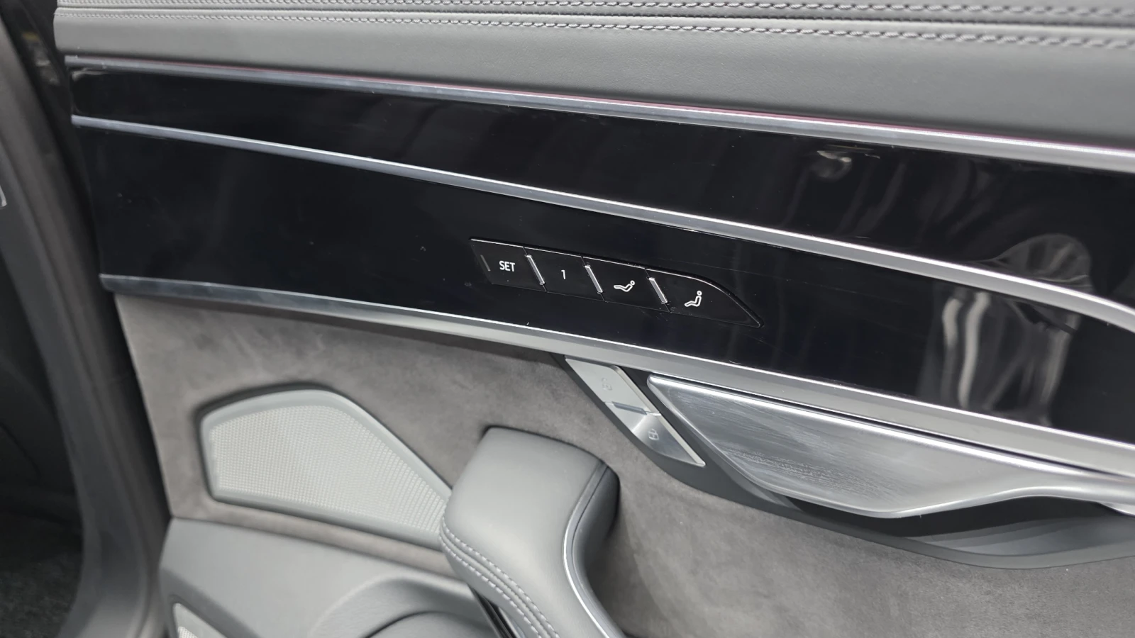Audi A8 LONG* DISTRONIK* TV* B&O* ОБДУХ* КРАЙНА ЦЕНА, снимка 13 - Автомобили и джипове - 54526521